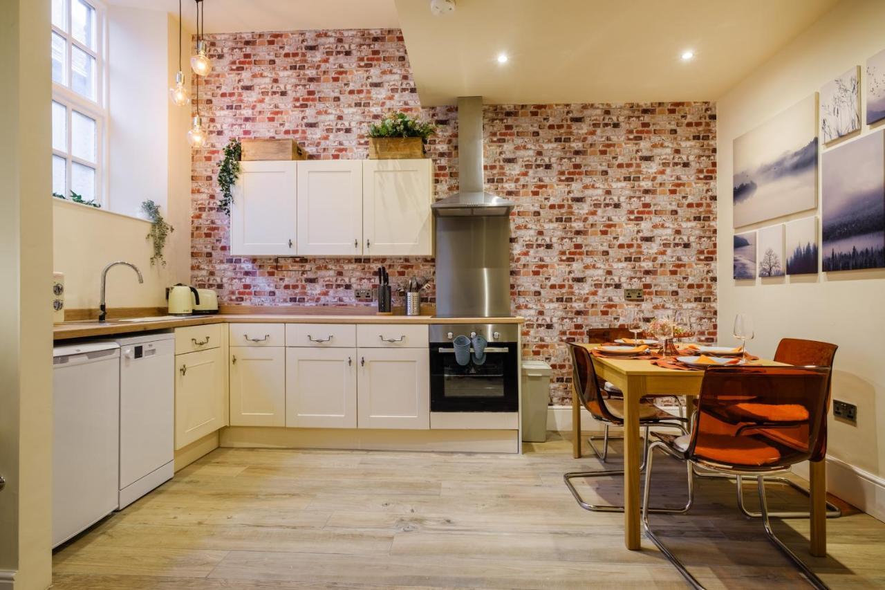 Flat 2, The Old Antiques Warehouse - Free Off-Site Health Club Access With Pool, Sauna, Steam Room & Gym Bowness-on-Windermere Luaran gambar
