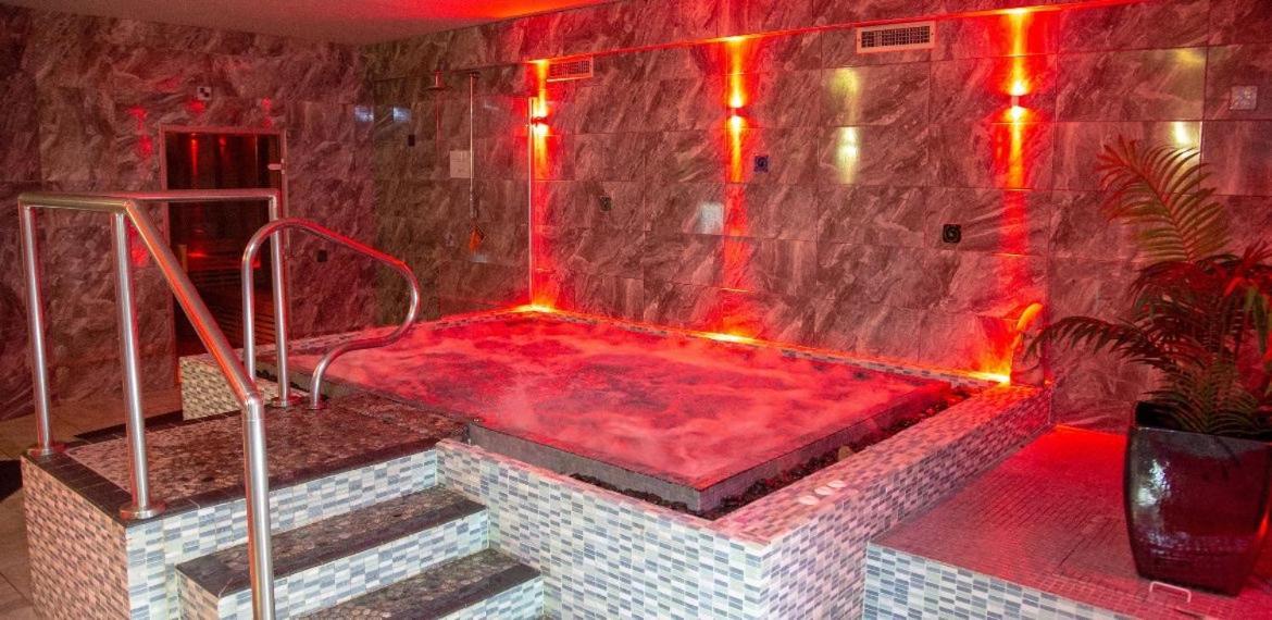 Flat 2, The Old Antiques Warehouse - Free Off-Site Health Club Access With Pool, Sauna, Steam Room & Gym Bowness-on-Windermere Luaran gambar
